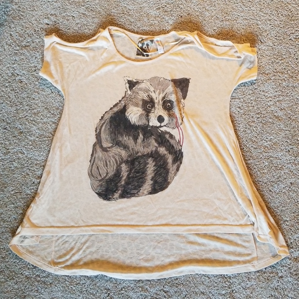 Long shirt with racoon